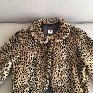 Faux fur leopard short jacket !!!